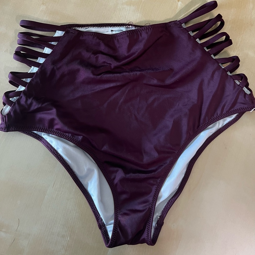 PINK by Victoria’s Secret strappy high-waisted bikini bottoms